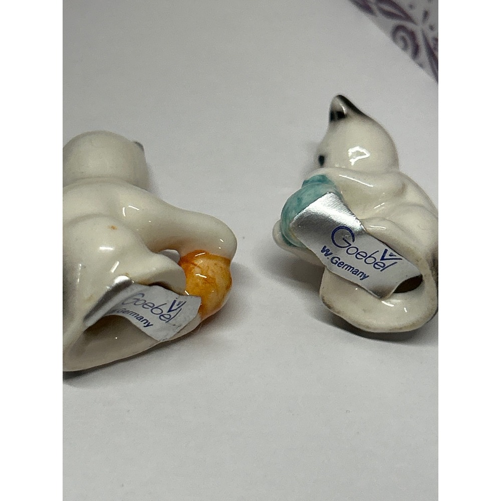 Vintage Goebel West Germany Miniature Porcelain Cats Playing with Yarn Set of 2 - Picture 3 of 4